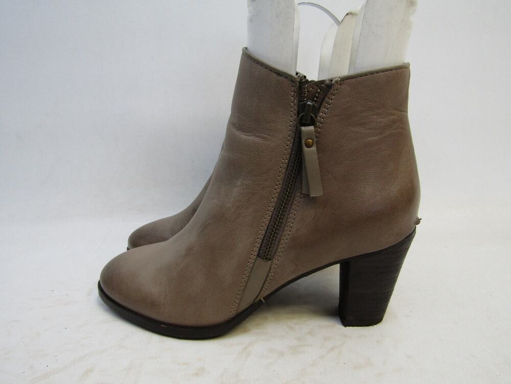MIA Womens Size 8 M Brown Leather Zip Ankle Fashion Boots Booties